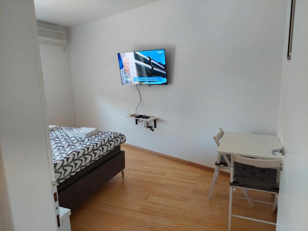 City Passage Apartments- Rooms ノヴィ・サド エクステリア 写真